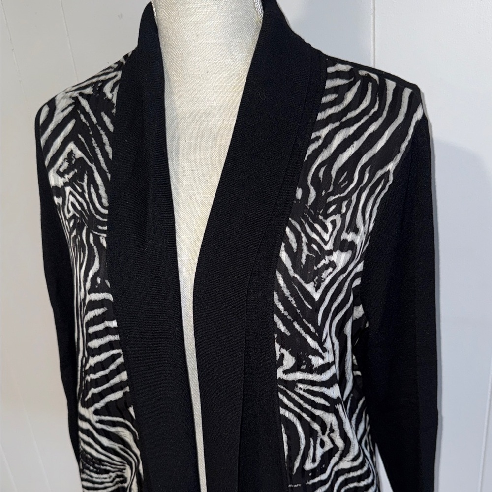 Jones New York Black and White Animal Print Cardigan - Picture 2 of 5